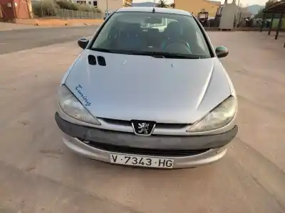 Veículo de Sucata peugeot 206 berlina xt do ano 2000 alimentado wjz