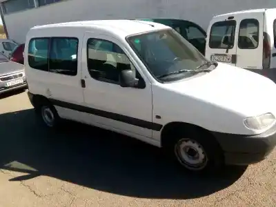 Sloopvoertuig peugeot partner (s1) combispace van het jaar 1997 aangedreven d9b