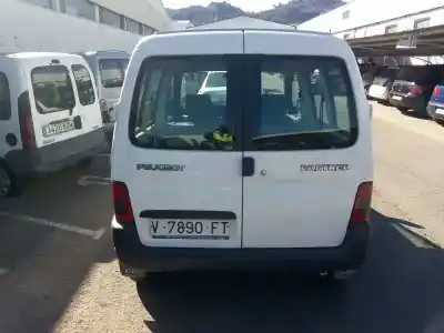 Sloopvoertuig peugeot partner (s1) combispace van het jaar 1997 aangedreven d9b