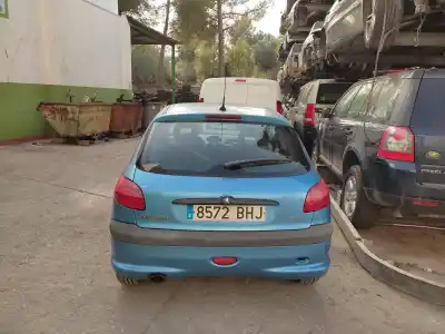 Veículo de Sucata peugeot 206 berlina xs do ano 2001 alimentado rhy