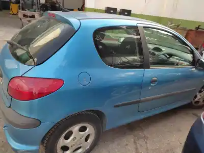Veículo de Sucata peugeot 206 berlina xs do ano 2001 alimentado rhy