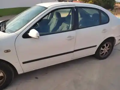Veículo de Sucata seat toledo (1m2) select do ano 2000 alimentado ahf