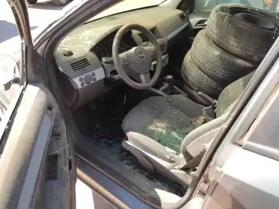 Veículo de Sucata opel astra h berlina 1.7 16v cdti do ano 2006 alimentado 