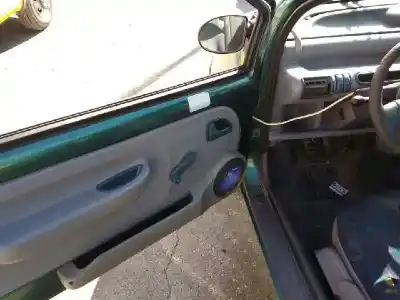 Véhicule à la ferraille renault twingo (co6) 1.2 de l'année 1995 alimenté c3g