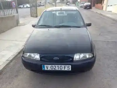 Veículo de Sucata FORD FIESTA BERLINA Básico do ano 1997 alimentado J4C