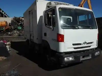 Veicolo di demolizione nissan atleon 120 dell'anno 2002 alimentato bd30d