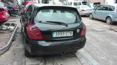 Veículo de Sucata NISSAN ALMERA (N16/E) Acenta do ano 2004 alimentado YD22