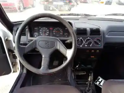 Veículo de Sucata peugeot 205 berlina 1.1 mito do ano 1996 alimentado 