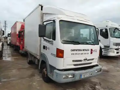 Veicolo di demolizione nissan atleon 120 dell'anno 2003 alimentato bd30