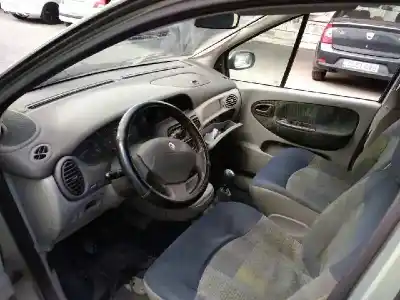 Scrapping Vehicle renault scenic (ja..) 1.4 16v authentique of the year 2001 powered k4j c7