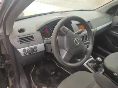 Veículo de Sucata OPEL ASTRA H BERLINA Cosmo do ano 2004 alimentado Z19DTH