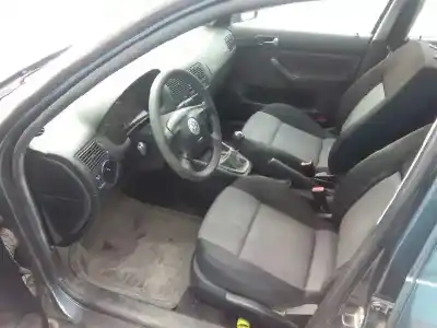 Veicolo di demolizione volkswagen golf iv berlina (1j1) conceptline dell'anno 2003 alimentato bca