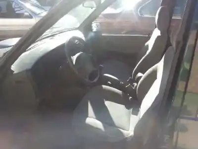 Sloopvoertuig kia sportage td van het jaar 2000 aangedreven re