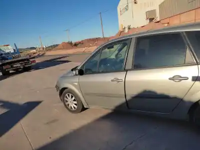 Veículo de Sucata renault scenic iii grand dynamique do ano 2007 alimentado f9q l8