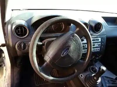 Veículo de Sucata ford fiesta (cbk) trend do ano 2004 alimentado f6ja