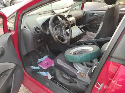 Veículo de Sucata SEAT LEON (1P1) Reference do ano 2005 alimentado 