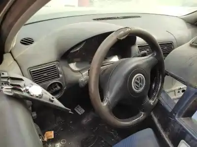 Veículo de Sucata volkswagen golf iv berlina (1j1) conceptline do ano 1997 alimentado 