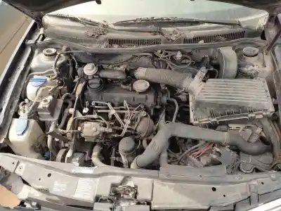 Veículo de Sucata volkswagen golf iv berlina (1j1) conceptline do ano 1997 alimentado 