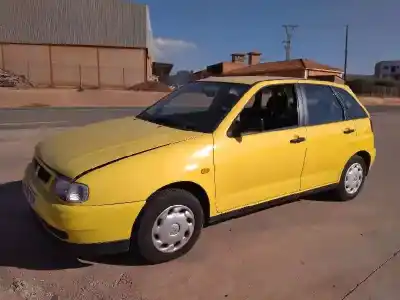 Veículo de Sucata seat ibiza (6k) básico do ano 1999 alimentado 1y