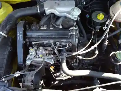 Veículo de Sucata seat ibiza (6k) básico do ano 1999 alimentado 1y