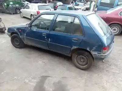 Véhicule à la ferraille peugeot                                            205 berlina                                                                                                                                                                                                                                                1.4 generation                                                                                                                                                                                                                                             de l'année 1998 alimenté kdx