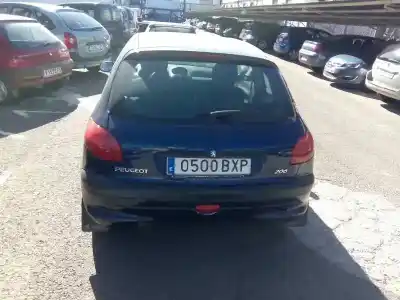Veículo de Sucata peugeot 206 berlina xr do ano 2002 alimentado kfw