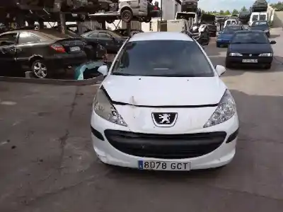 Véhicule à la ferraille PEUGEOT                                            207                                                                                                                                                                                                                                                        Confort                                                                                                                                                                                                                                                    de l'année 2008 alimenté 9HX