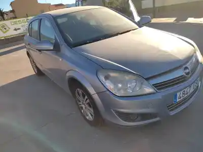 Veículo de Sucata opel astra h berlina cosmo do ano 2009 alimentado z17dtr