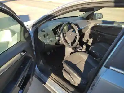 Veículo de Sucata opel astra h berlina cosmo do ano 2009 alimentado z17dtr
