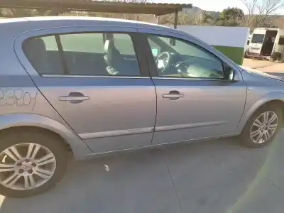 Veículo de Sucata opel astra h berlina cosmo do ano 2009 alimentado z17dtr