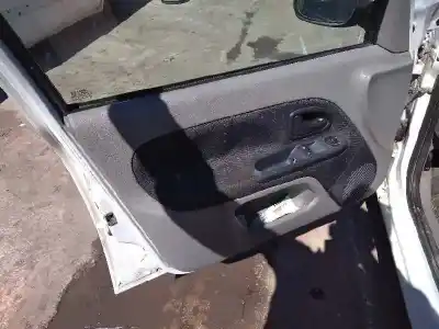 Здавання транспортного засобу renault clio ii fase ii (b/cb0) authentique року 2002 потужний d7f g7