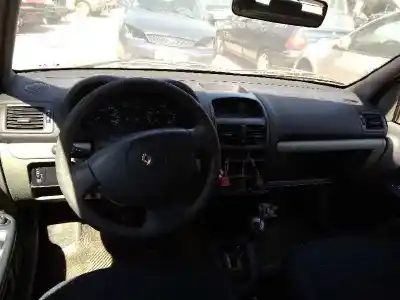 Здавання транспортного засобу renault clio ii fase ii (b/cb0) authentique року 2002 потужний d7f g7