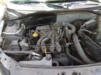 Здавання транспортного засобу renault clio ii fase ii (b/cb0) authentique року 2002 потужний d7f g7