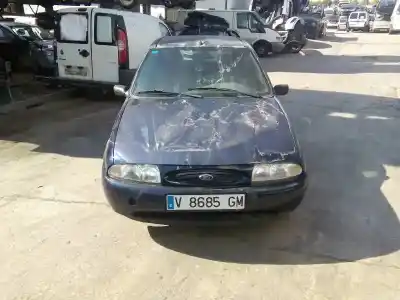 Veículo de Sucata FORD FIESTA BERLINA Básico do ano 1999 alimentado RTJ