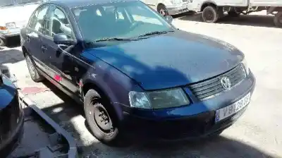 Veículo de Sucata volkswagen passat berlina (3b2) comfortline do ano 1998 alimentado aeb