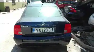 Veículo de Sucata volkswagen passat berlina (3b2) comfortline do ano 1998 alimentado aeb