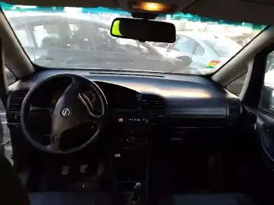 Veículo de Sucata opel zafira a blue line do ano 2003 alimentado y20dth