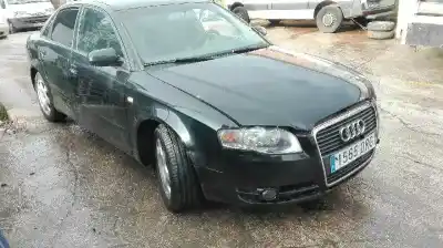 Veículo de Sucata audi a4 berlina (8e) 2.5 v6 24v tdi do ano 2004 alimentado bau