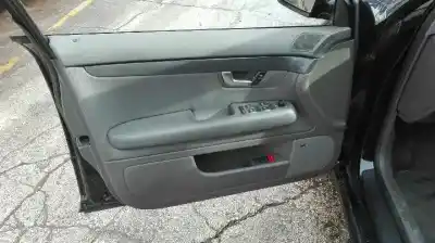 Veículo de Sucata audi a4 berlina (8e) 2.5 v6 24v tdi do ano 2004 alimentado bau