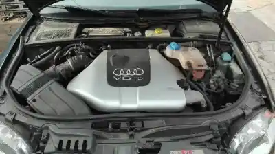 Veículo de Sucata audi a4 berlina (8e) 2.5 v6 24v tdi do ano 2004 alimentado bau