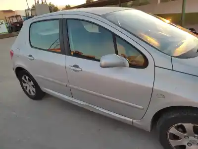 Veículo de Sucata peugeot 307 (s1) xs do ano 2004 alimentado rhy