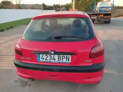 Veículo de Sucata peugeot 206 berlina xt do ano 2001 alimentado wjy