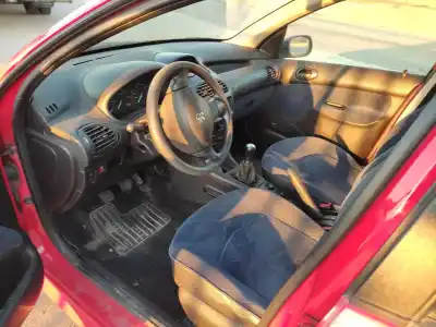 Veículo de Sucata peugeot 206 berlina xt do ano 2001 alimentado wjy