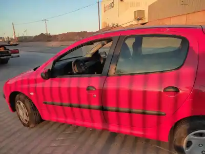 Veículo de Sucata peugeot 206 berlina xt do ano 2001 alimentado wjy