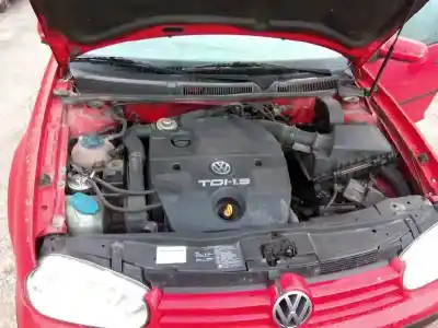 Veículo de Sucata volkswagen golf iv berlina (1j1) básico do ano 1998 alimentado agr