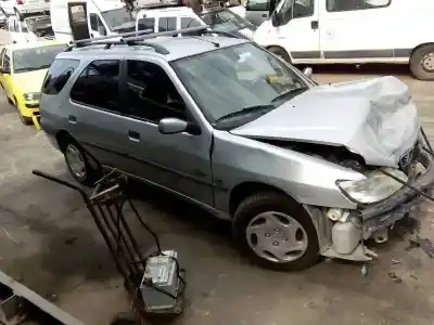 Veículo de Sucata peugeot 306 break style do ano 1998 alimentado wjz