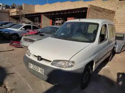 Veículo de Sucata peugeot partner (s1) pro familiar do ano 2000 alimentado wjz