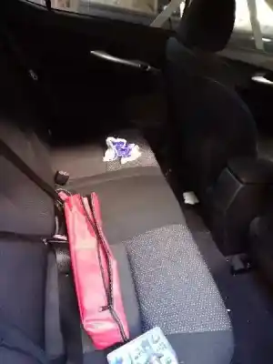 Veículo de Sucata toyota auris active do ano 2012 alimentado 1zr