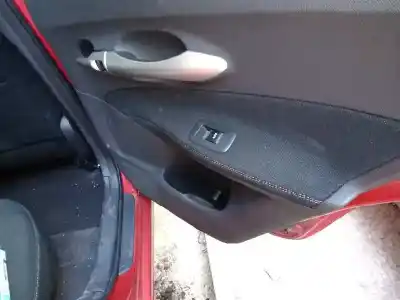 Veículo de Sucata toyota auris active do ano 2012 alimentado 1zr