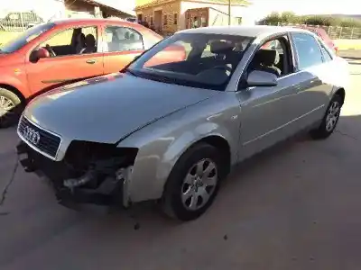 Veículo de Sucata audi a4 berlina (8e) 1.9 tdi (96kw) do ano 2001 alimentado awx